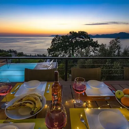 White House فندق