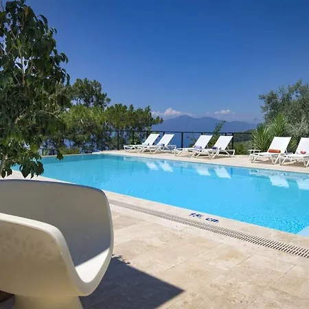 White House فندق 4*