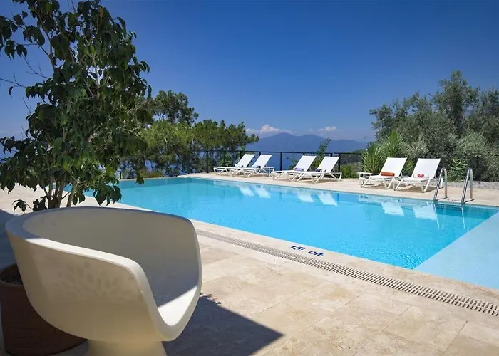 White House מלון 4*