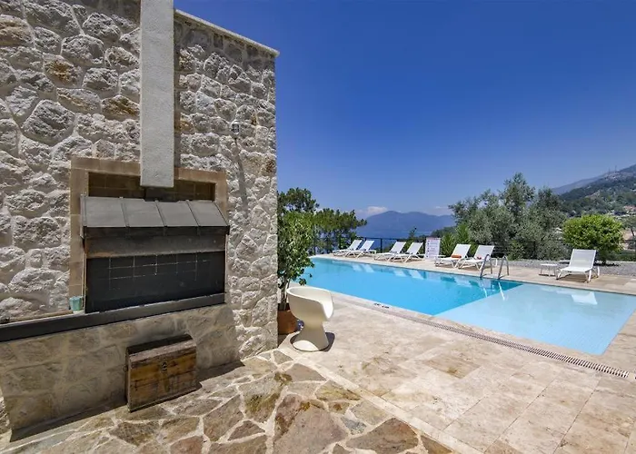 White House פאטהיה